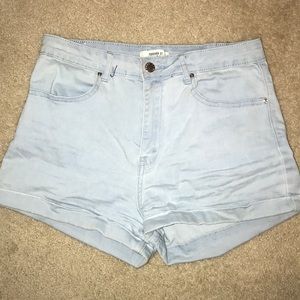 Denim high-waisted shorts